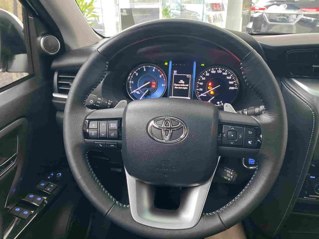 Giá xe Toyota Fortuner 2021.