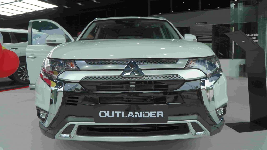 Chi tiết Mitsubishi Outlander 2022, kèm giá bán.