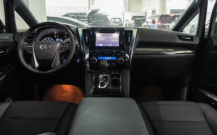 Chi tiết Toyota Alphard 2021 kèm giá bán.