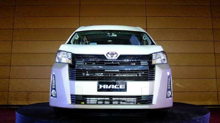 Chi tiết Toyota Hiace 2021 kèm giá bán.