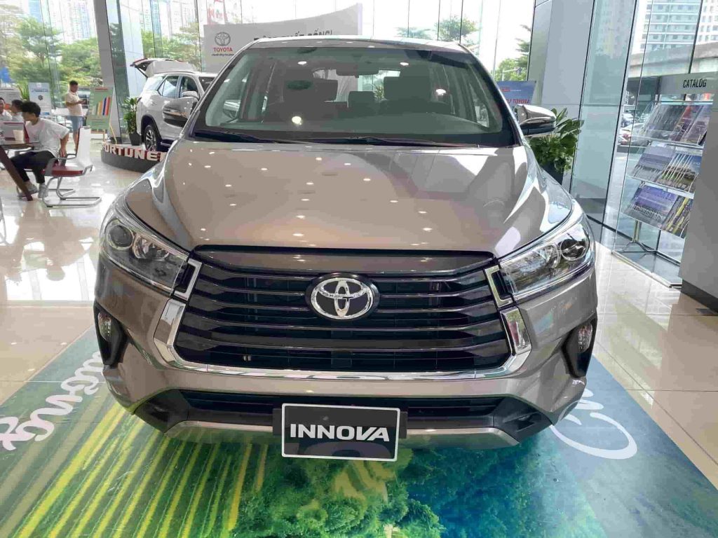 Giá xe Toyota Innova 2021.