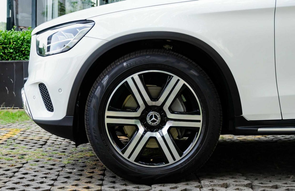 Giá xe Mercedes Benz GLC 200 2022 kèm thông số kỹ thuật.