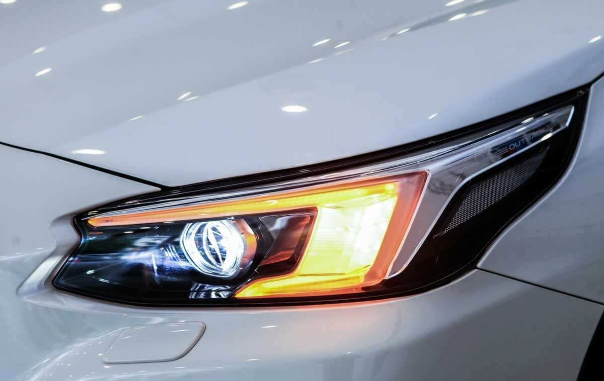 Giá xe Subaru Outback 2022 kèm đánh giá chi tiết.