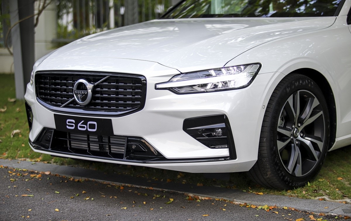 Giá xe Volvo S60 mới nhất 2022 kèm đánh giá chi tiết.