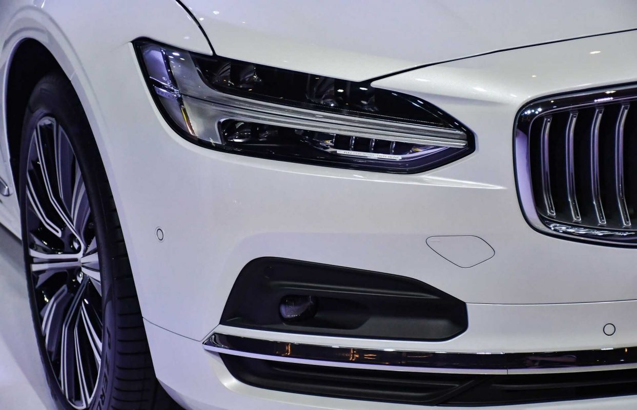 Giá xe Volvo S90 mới nhất 2022 kèm thông số kỹ thuật.