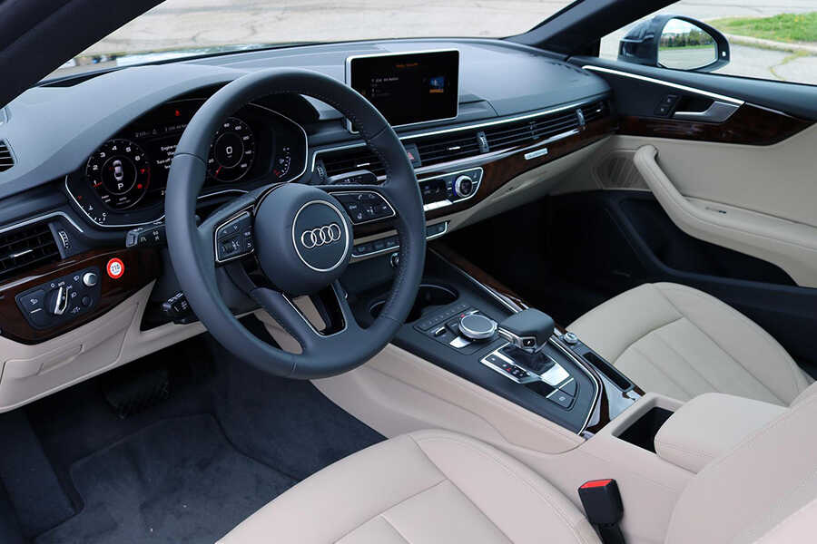Giá xe Audi A5 kèm đánh giá chi tiết.