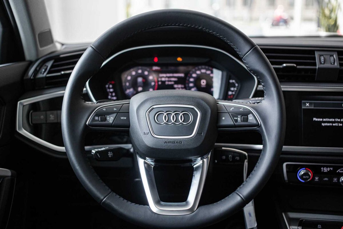 Giá xe Audi Q3 mới nhất 2022 kèm thông số kỹ thuật.