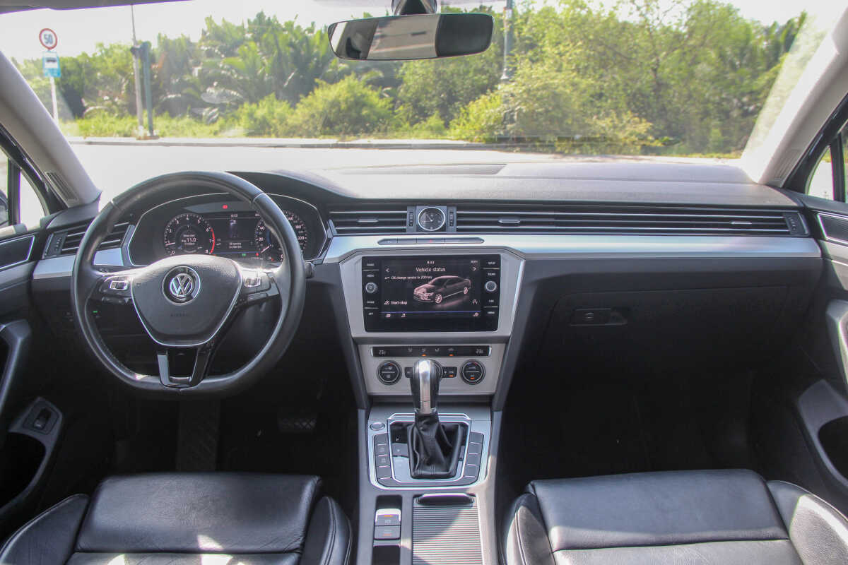 Giá xe Volkswagen Passat mới nhất năm 2022.