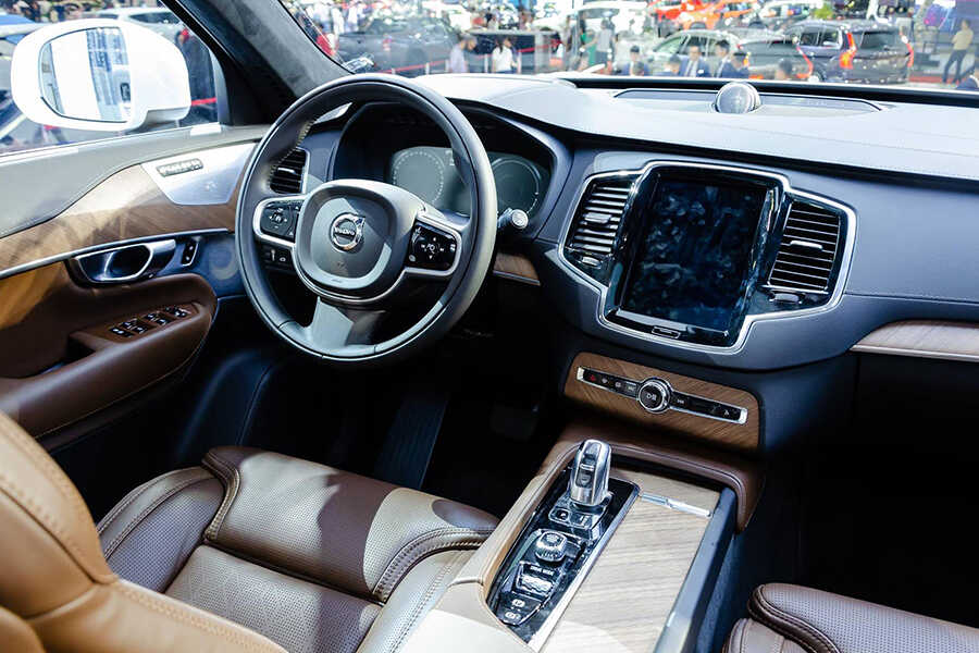 Giá xe Volvo XC90 mới nhất 2022 kèm thông số kỹ thuật.