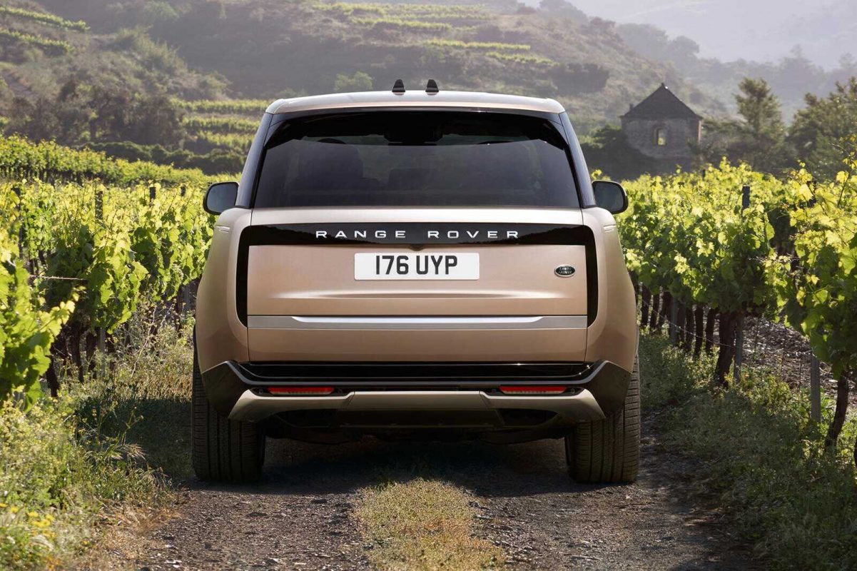 Giá xe Land Rover Range Rover mới nhất năm 2022.