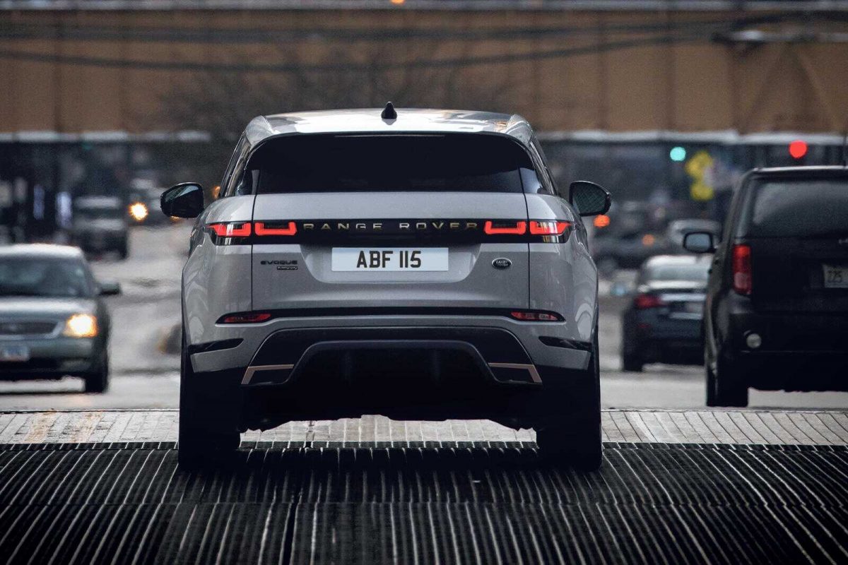 Giá xe Land Rover Evoque mới nhất năm 2022.