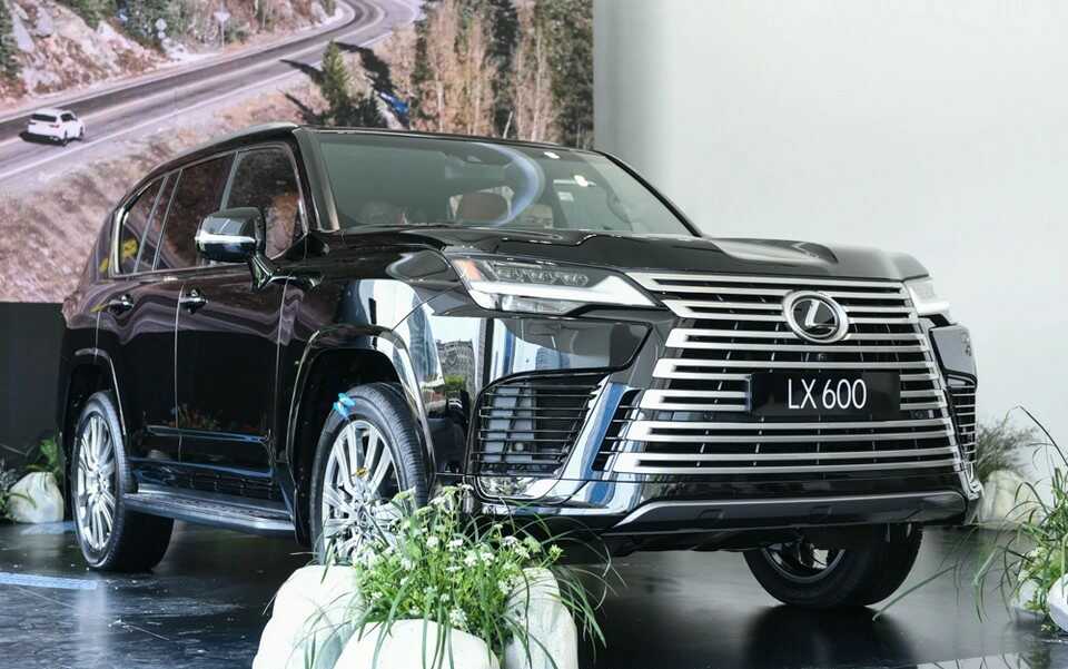 Giá xe Lexus LX600 2022 kèm thông số kỹ thuật.